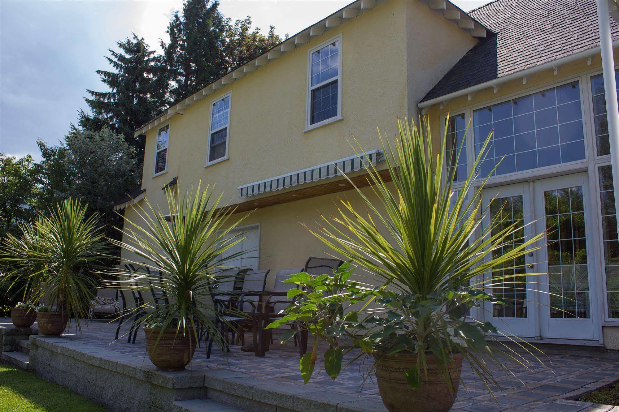 Genelle House B&B Guest House Eksteriør billede